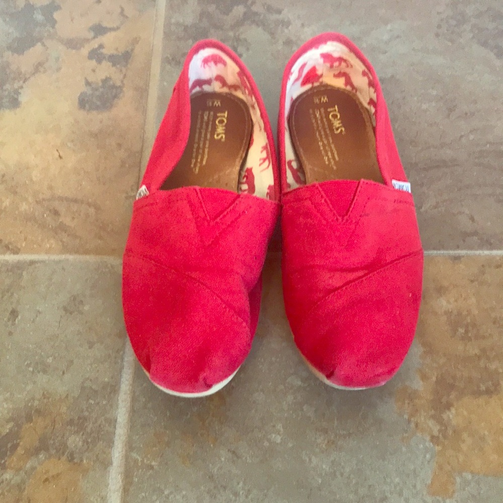 Toms